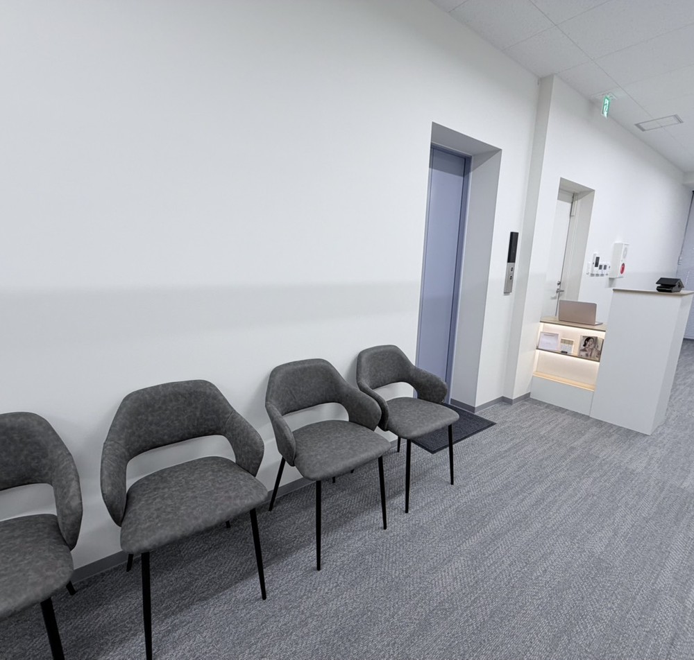 Smart Skin Clinic 八丁堀分院的候诊区
