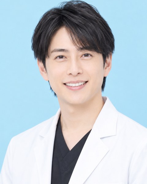 スマートスキンクリニックの男性医師