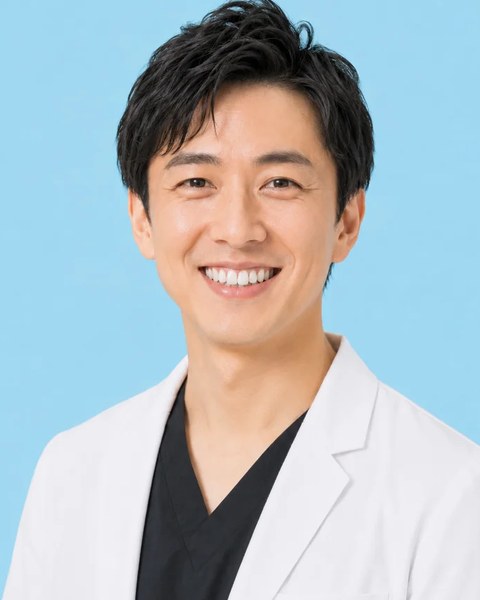 スマートスキンクリニックの男性医師