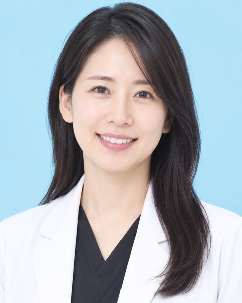 スマートスキンクリニックの女性医師
